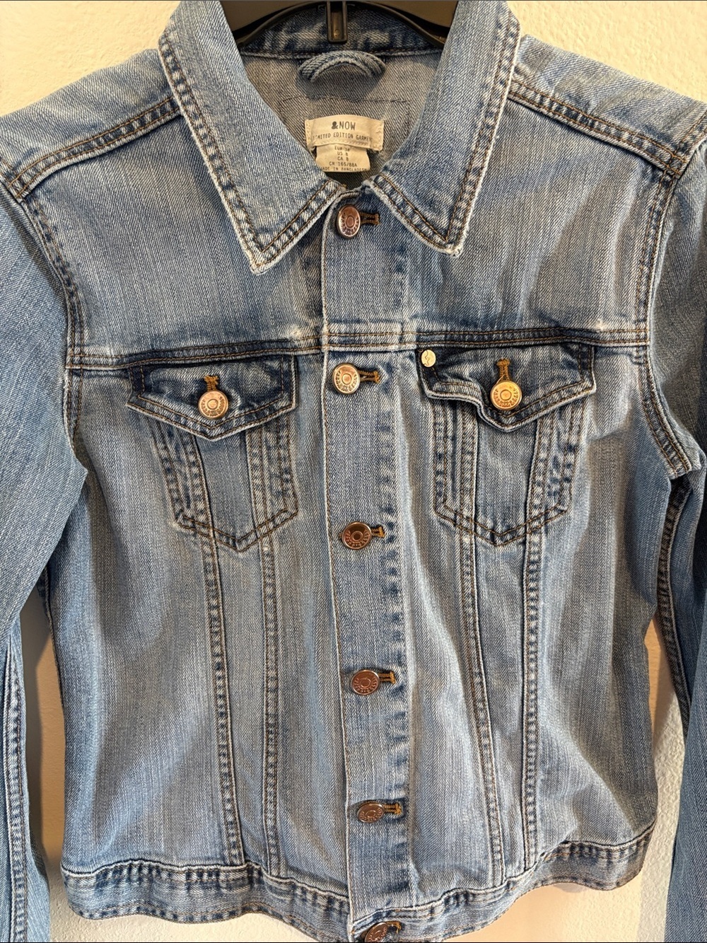 AND NOW THIS Classic Light-wash Blue Denim Jean Jacket with collar and button up - Picture 3 of 4